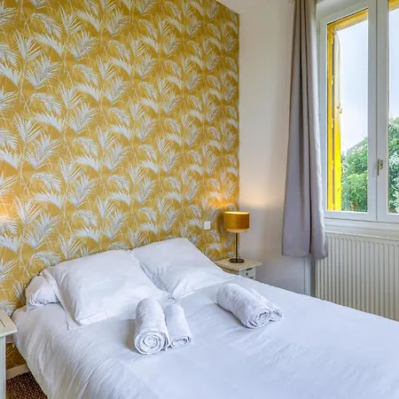 Lovely In Port-des-barques *